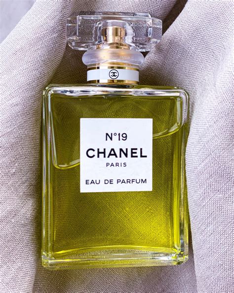 profumo chanel 19 composizione|Chanel perfume for women.